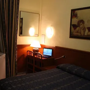 Yiennese Two Bed & Breakfast Roma